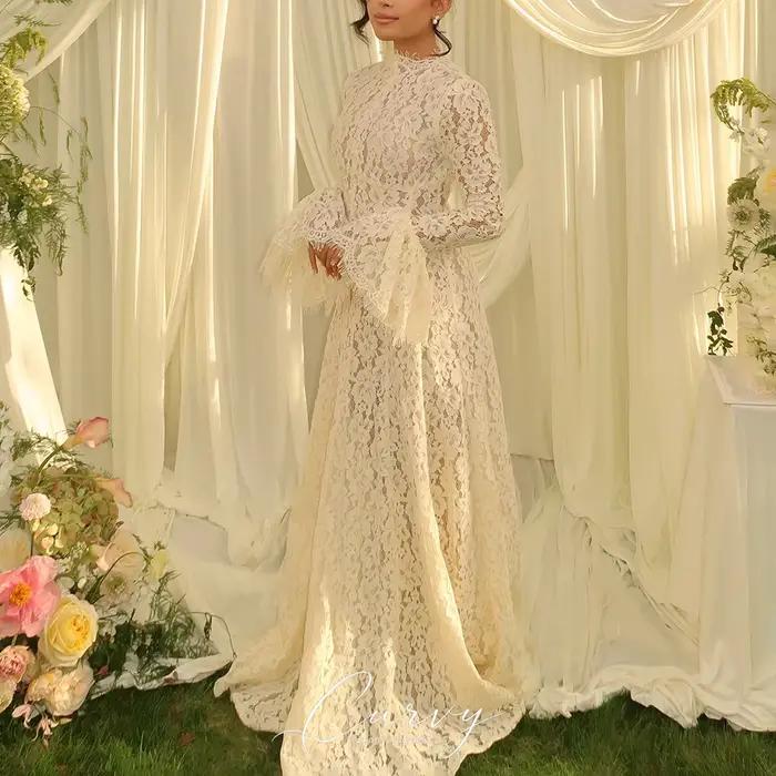 Robe de mariée élégante et sophistiquée pour femmes, col haut, dentelle, manches cloche, coupe trapè