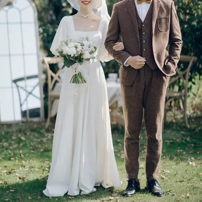 Robe de mariée légère avec col carré et manches à bulles Super féeriques de Style forêt, amincissant