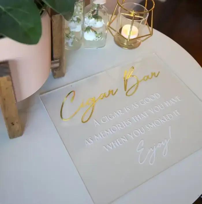 Signe de mariage en acrylique pour bar à cigares, faveur de mariage |   Profitez des cigares de la nouvelle signalisation de table Mr et Mrs moderne