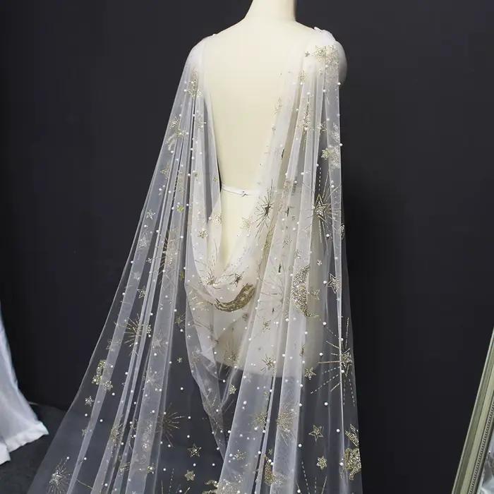 Cape de mariage personnalisée de luxe en perles avec étoiles et lune Pégase en paillettes dorées