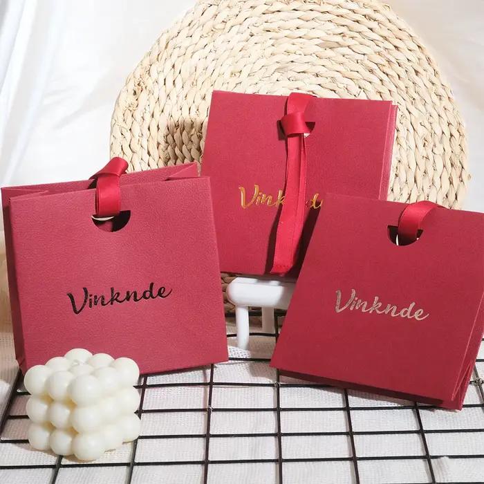Sac en papier rouge personnalisé avec logo pour bijoux, shopping, mariage, voyage, cadeau, pochette pour bagues, boucles d'oreilles, bracelets, pendentifs, parfums, gâteaux, rangement
