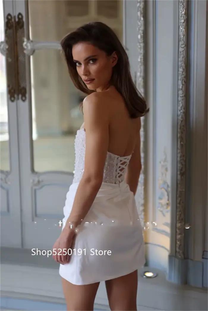 Nouveau Sweethrt perlé paillettes Satin court/Mini gaine robes De mariée Corset dos 2026 robe De Noival