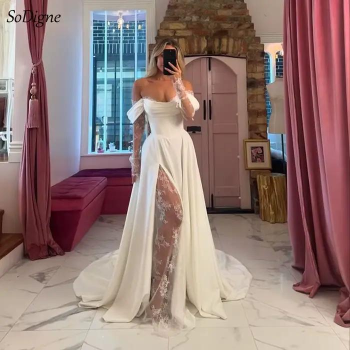 A-ligne robes de mariée épaules dénudées à manches longues Satin/dentelle robe