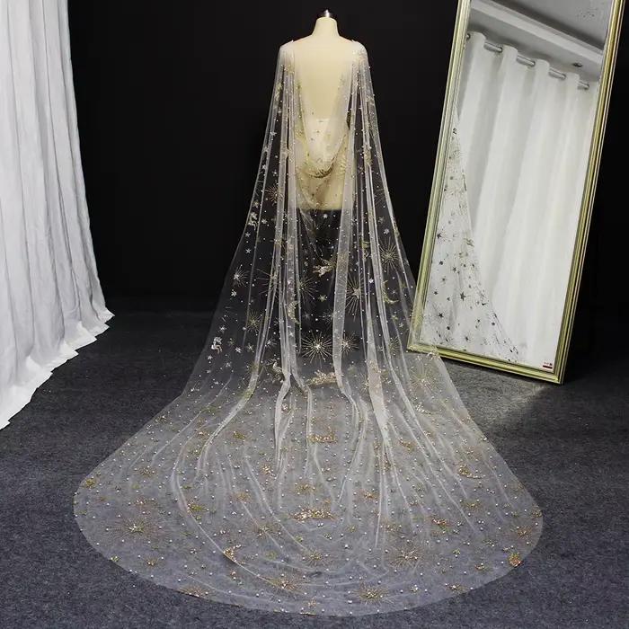 Cape de mariage personnalisée de luxe en perles avec étoiles et lune Pégase en paillettes dorées