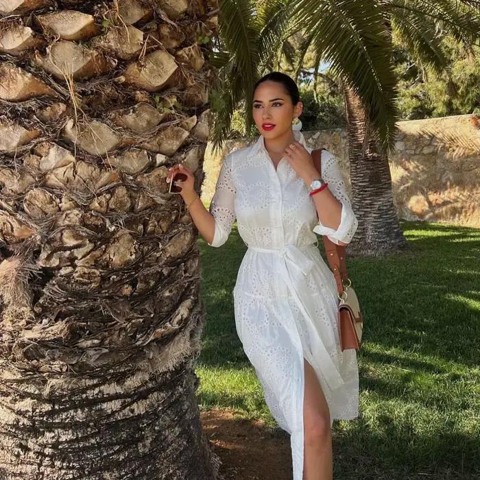Robe blanche brodée élégante pour femmes