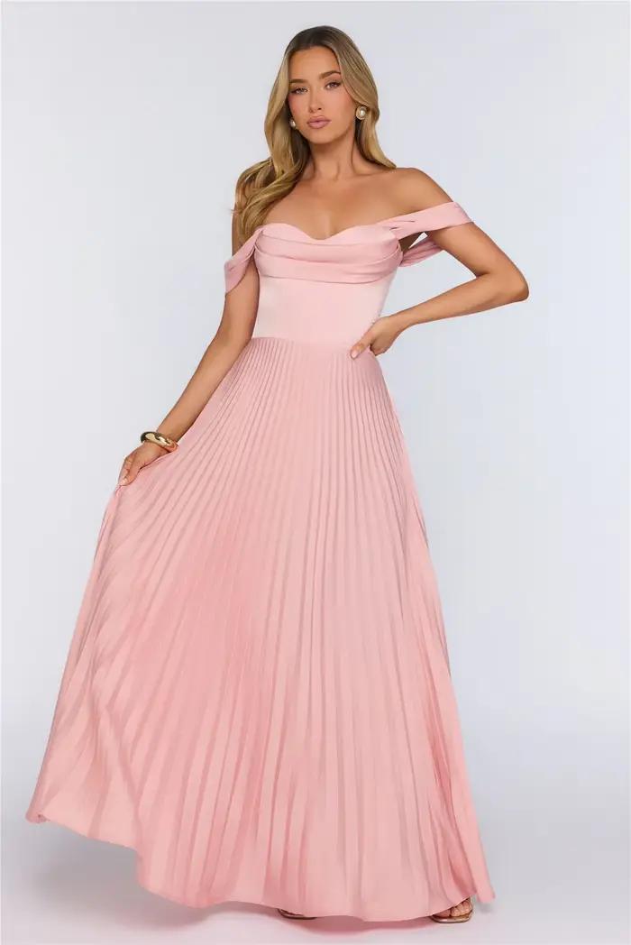 Robe de soirée élégante en satin plissé à col drapé et épaules dénudées