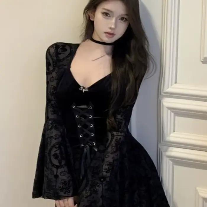 Robes en velours noir pour femmes