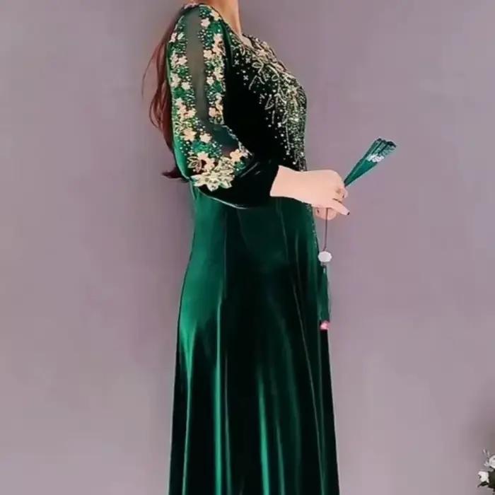 Vêtements pour femmes d'âge moyen et âgées printemps automne nouveaux Styles robes en velours nobles et élégantes