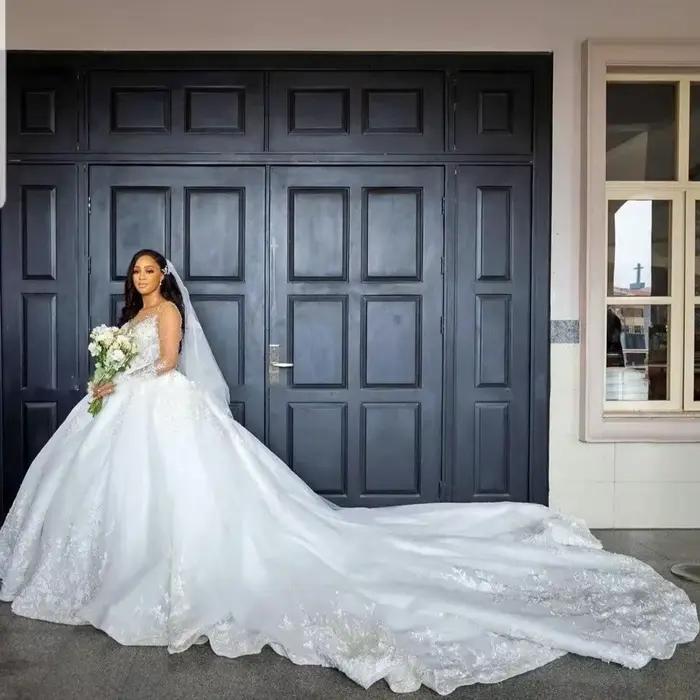 Robes de mariée blanches de luxe personnalisées