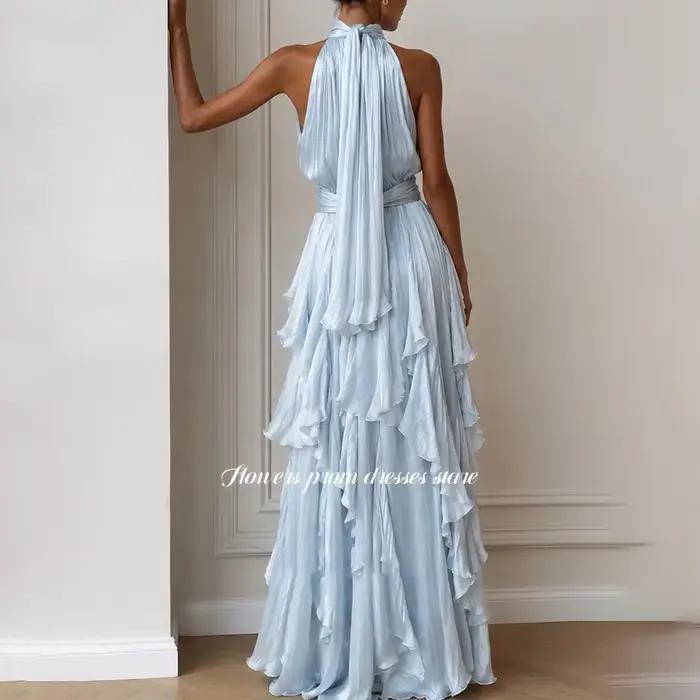 Robe de soirée à bretelles avec fleurs et volants