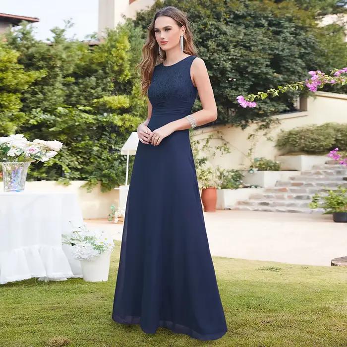 Robe longue de demoiselle d'honneur en mousseline de soie