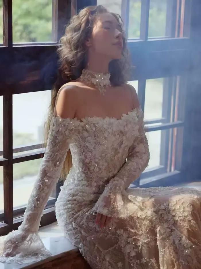 Robe de mariée sirène luxueuse sur mesure à manches longues pour femme