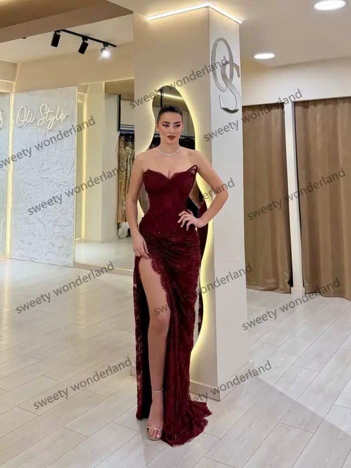 Robe de soirée rouge foncé bustier plissée en dentelle