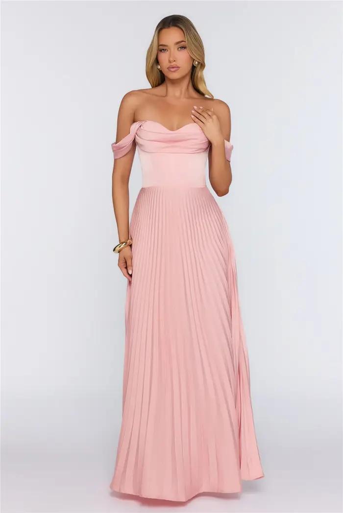 Robe de soirée élégante en satin plissé à col drapé et épaules dénudées