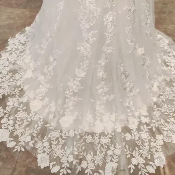 Robes de mariée A-ligne personnalisées pour la mariée