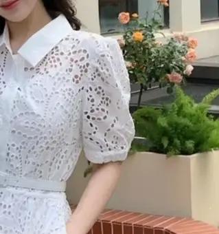 Robe brodée blanche pour femmes