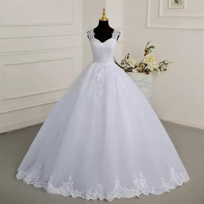 Robe de mariée classique en dentelle exquise pour femmes grandes tailles occassions spéciales élégante à offrir