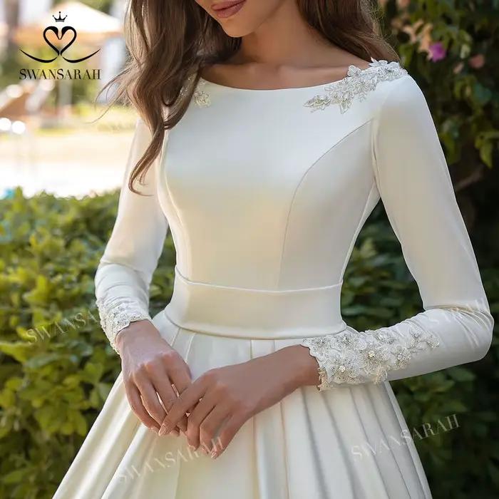 Robe de mariée SwanSarah en satin à manches longues 2026