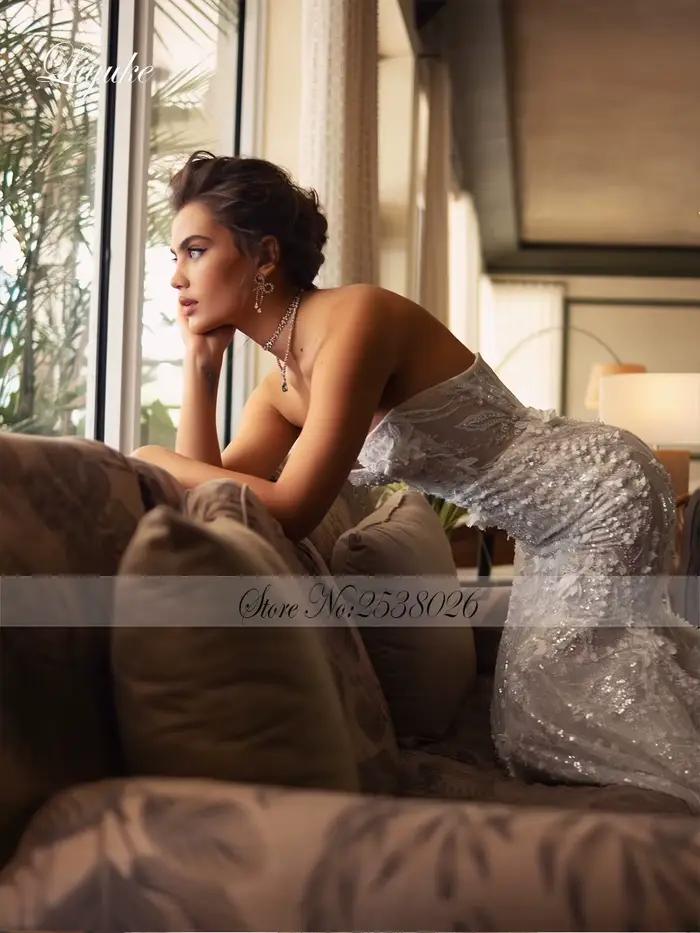 Liyuke sur mesure robe de mariée sirène exquis tissu de dentelle florale superbes fleurs 3D asymétrique une épaule robes