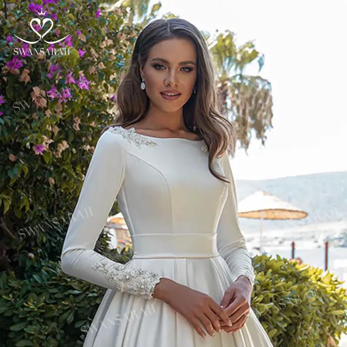 Robe de mariée SwanSarah en satin à manches longues 2026