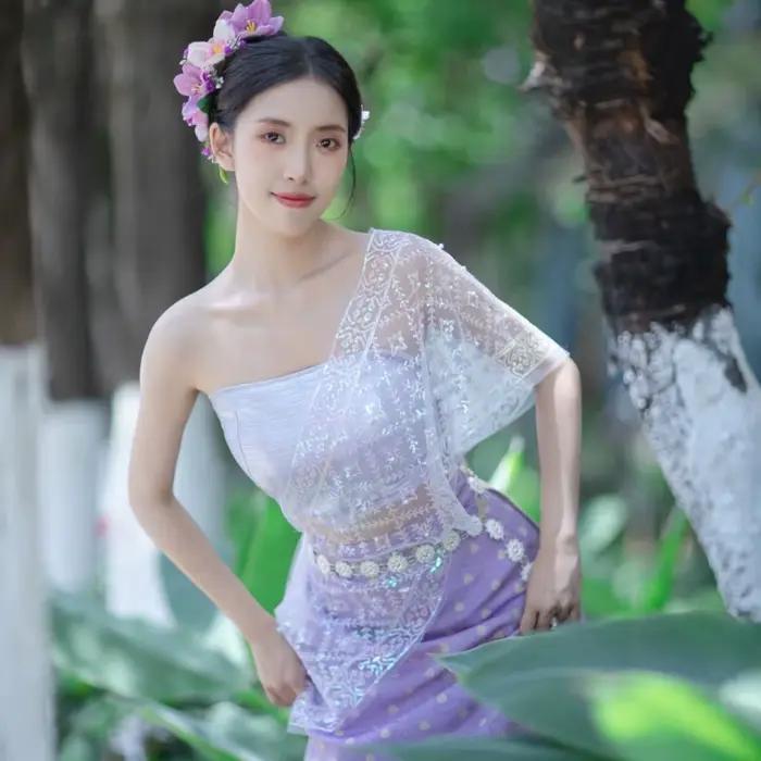 Ensemble de vêtements thaïlandais pour femmes