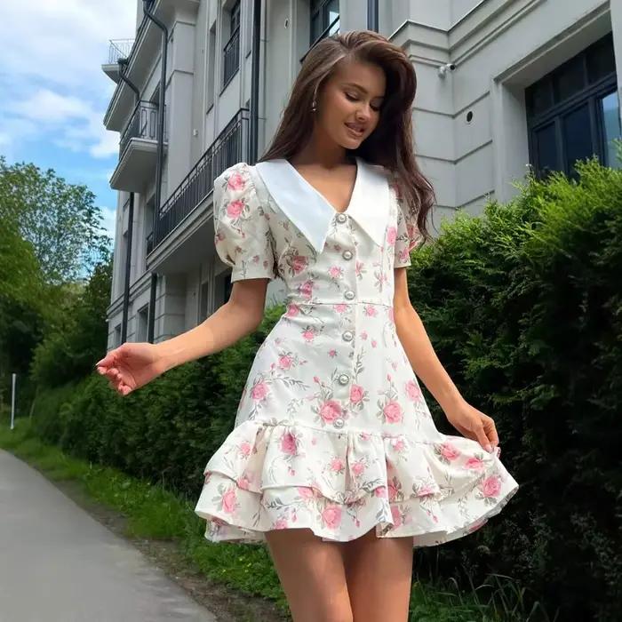 Robe imprimée à manches bouffantes et à volants pour femmes