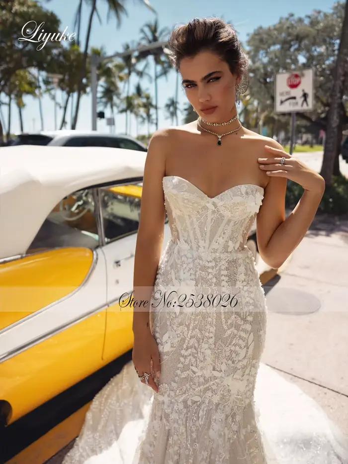Liyuke sur mesure robe de mariée sirène exquis tissu de dentelle florale superbes fleurs 3D asymétrique une épaule robes