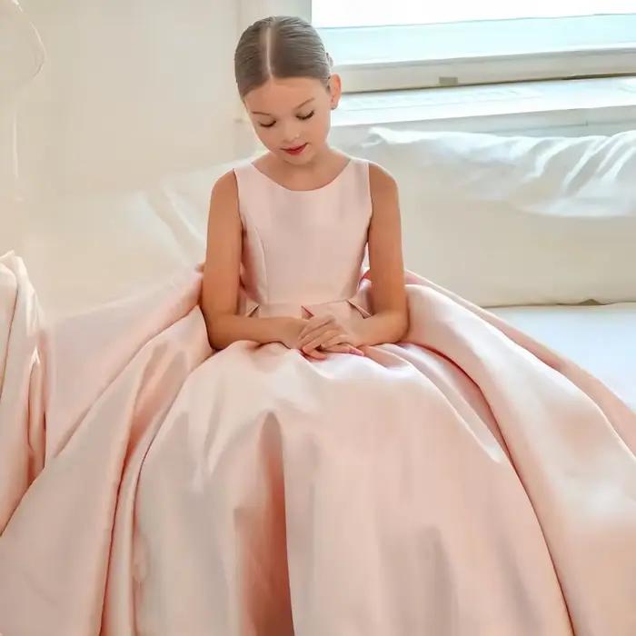 Robe de demoiselle d'honneur blanche pour mariage avec nœud en satin