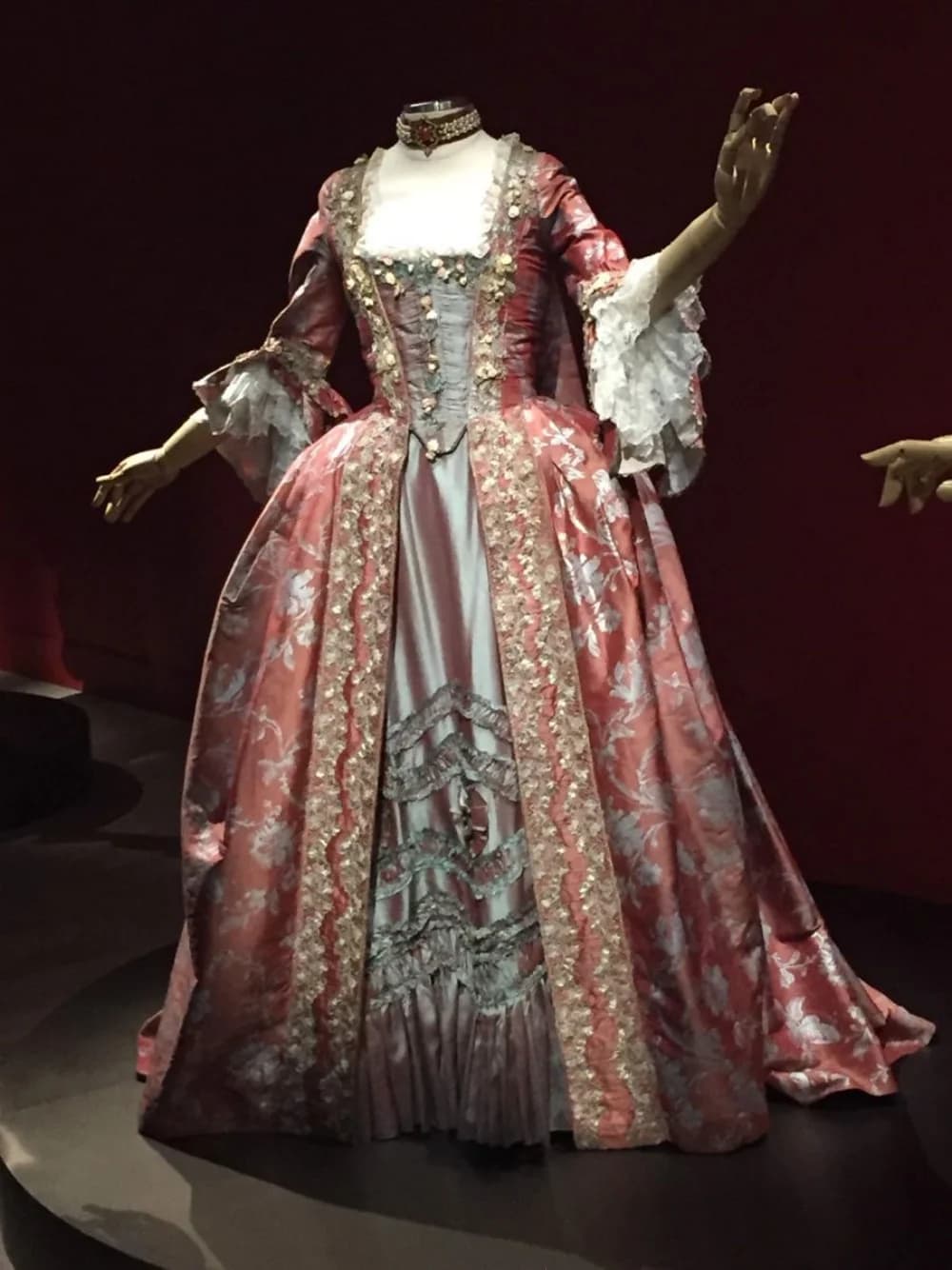1770s Robe a la francaise Reine victorienne Marie Antoinette Rococo Baroque Sac-dos Robe Théâtre de 