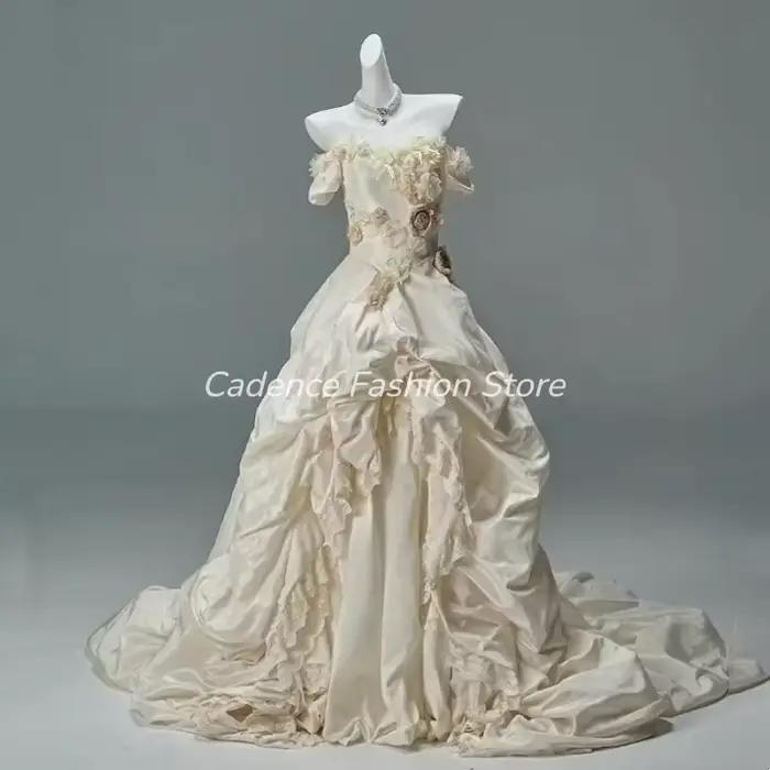 Robe de mariée vintage ivoire à fleurs 3D, épaules dénudées, plissée, coupe trapèze, bordée de dente