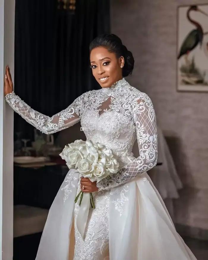 Robe de mariée gracieuse en dentelle, ligne A, col haut, perles, grande taille, traîne détachable, m