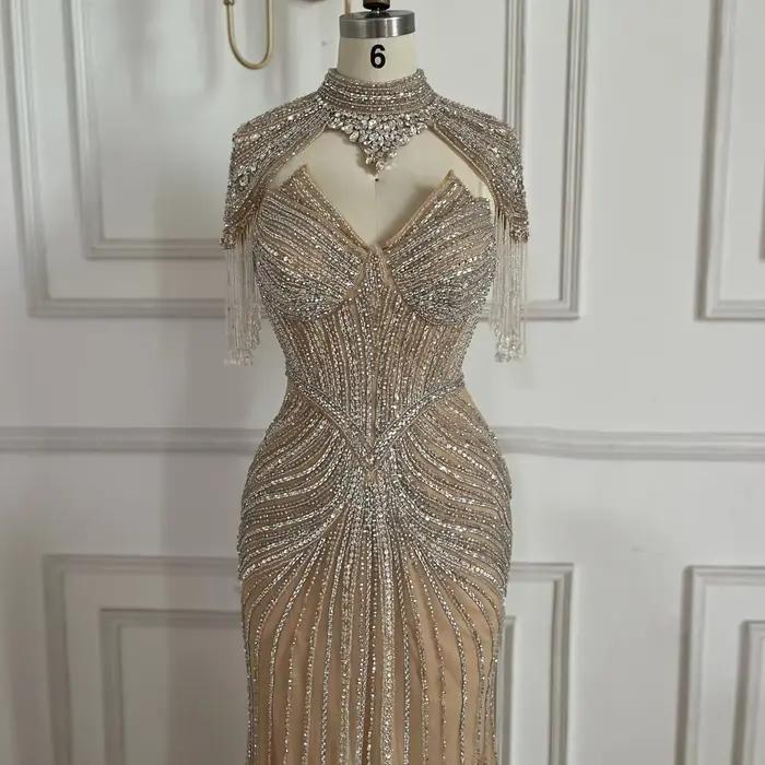 Robe de soirée sirène nude personnalisée Serene Hill 2026 avec cape à franges perlées détachable