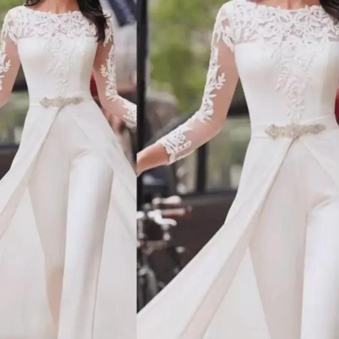 Combinaison blanche élégante pour femme