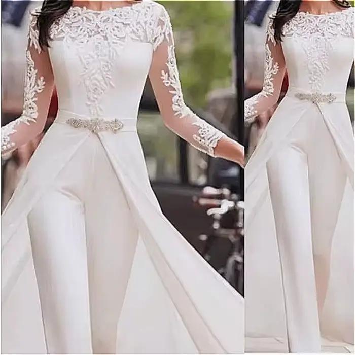 Combinaison blanche élégante pour femme