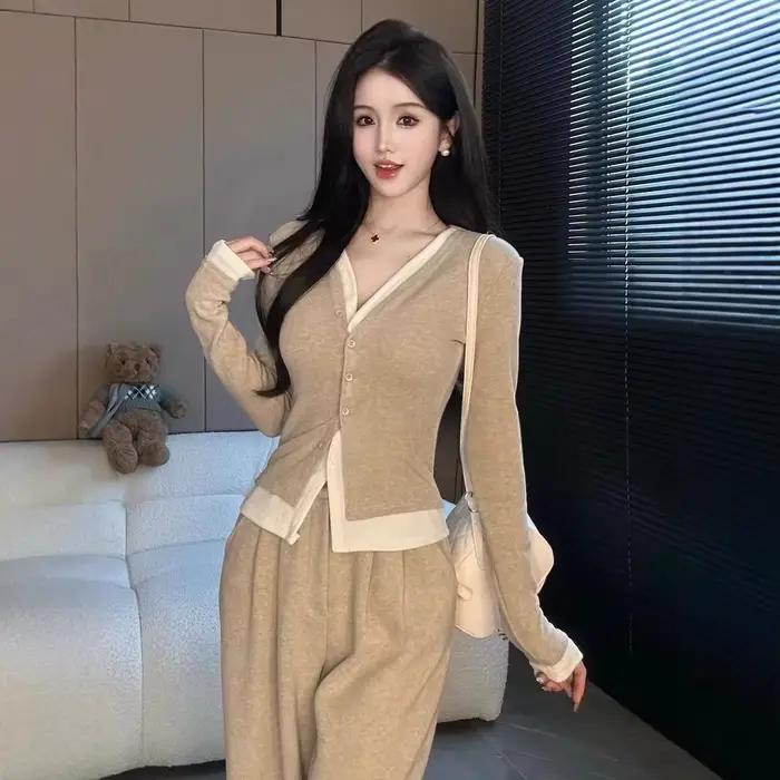 Ensemble deux pièces à simple boutonnage pour femme