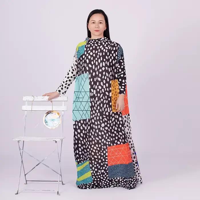 Robe plissée léopard à manches longues et col rond pour femmes