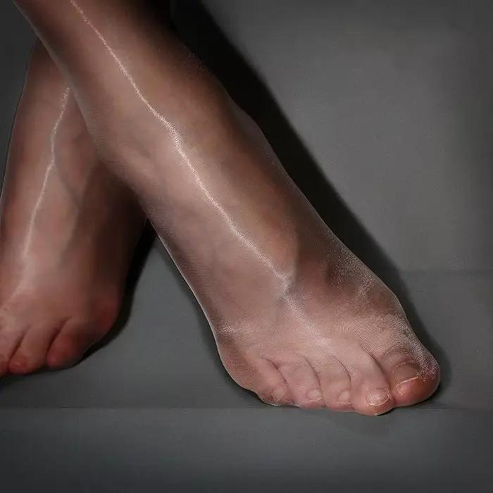 Collants à l'entrejambe en T brillants ultra-fins pour femmes