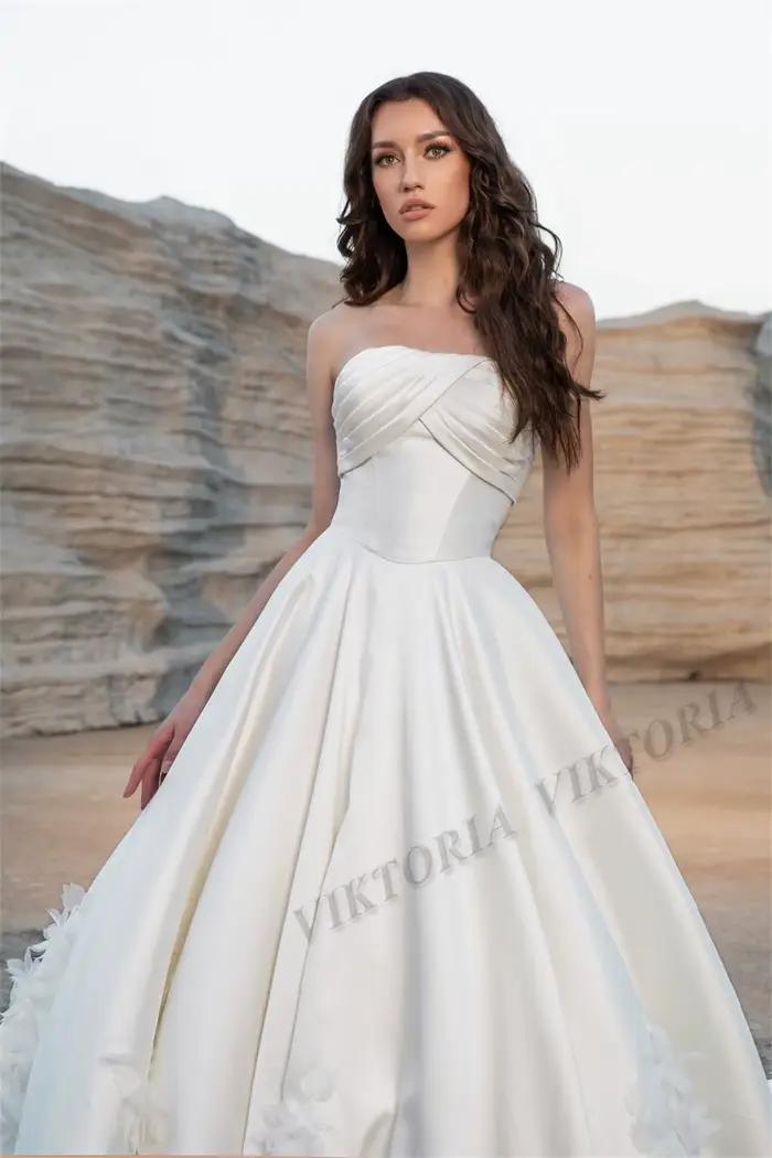 VIKTORIA Elegant Satin Wedding Dresses for Women A-line Strapless Pleat Appliques Court Train Vestidos De Novia Customized