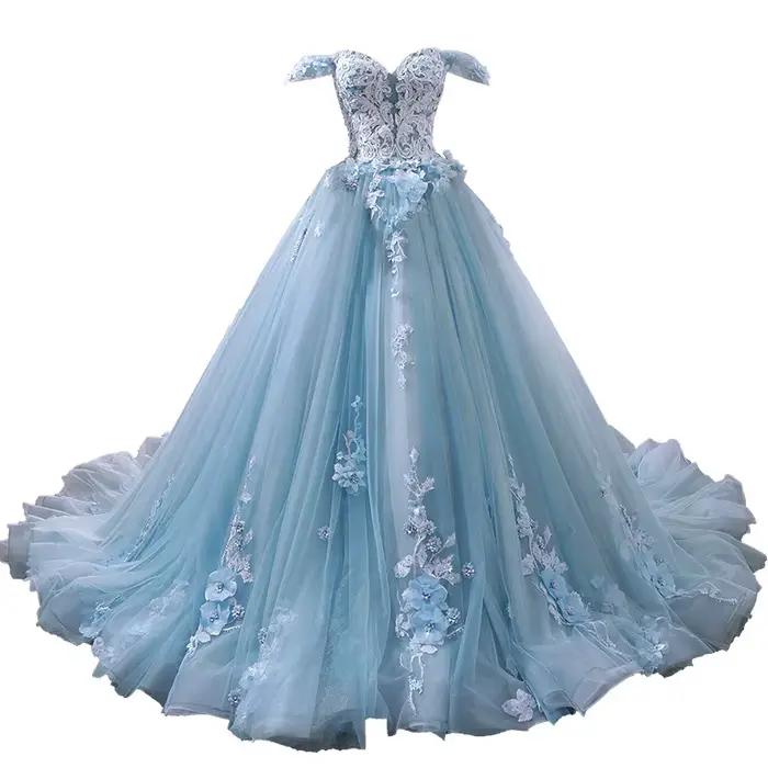 Robe de Rhprincesse en dentelle avec petite traîne