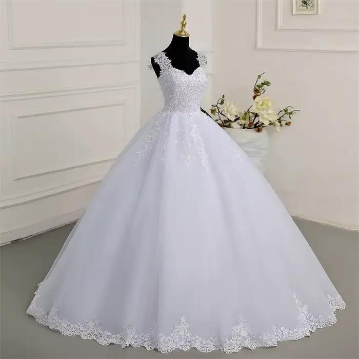 Robe de mariée classique en dentelle exquise pour femmes grandes tailles occassions spéciales élégante à offrir