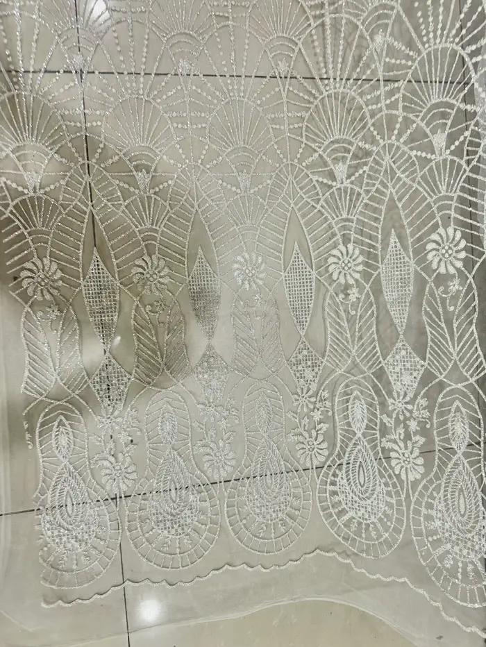 Tissu doré brodé pour robe de mariée
