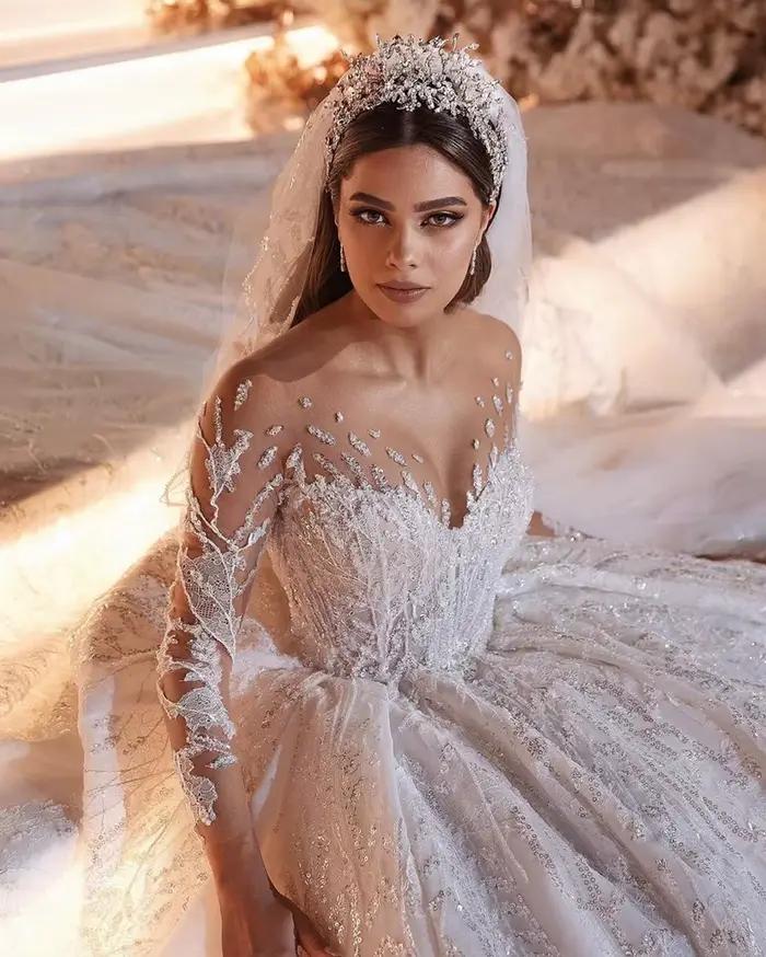 Robes de mariée perlées scintillantes de luxe personnalisées