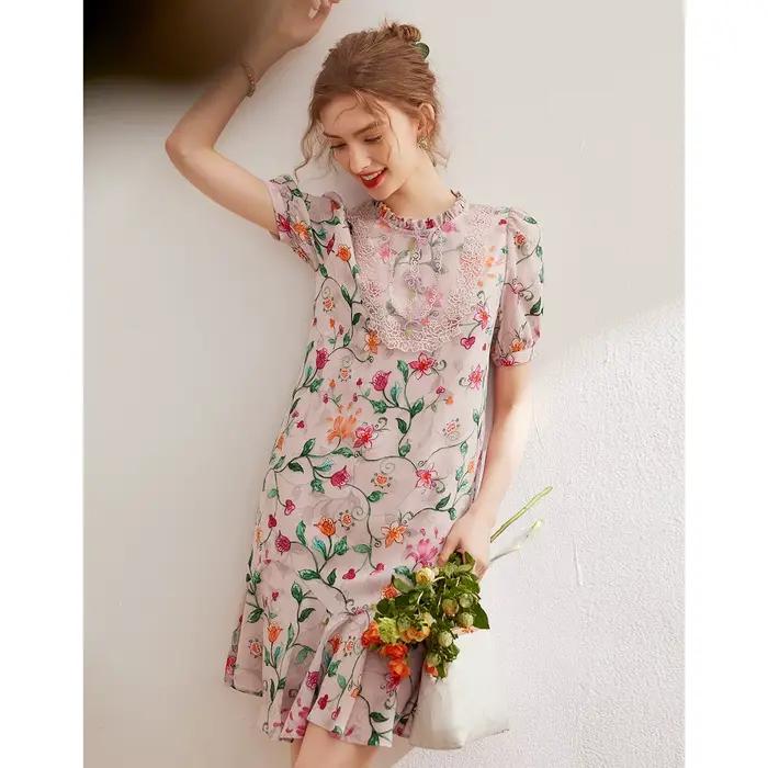 Modiis Yao-Robe florale brodée élégante