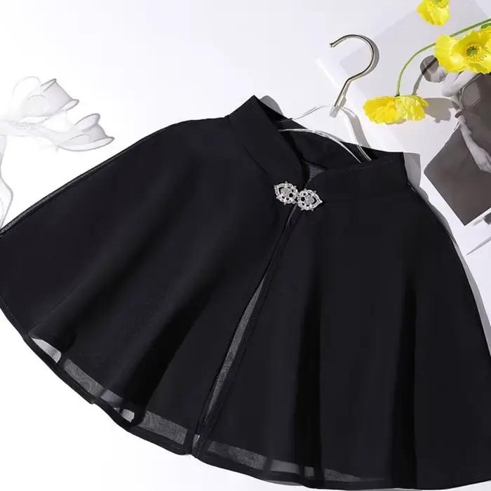 Écharpe multifonctionnelle en polyester pour femmes, adaptable en cape ou écharpe, idéale pour le cosplay et les soirées élégantes, disponible en diverses teintes élégantes pour toutes les saisons