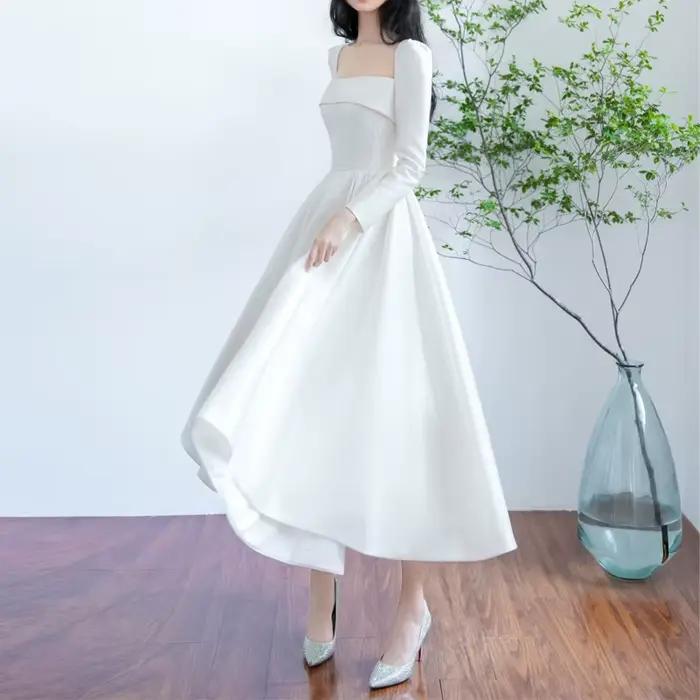 Robe de mariée en satin blanc simple avec col carré et manches longues pour femmes, idéale pour les mariages et autres événements formels