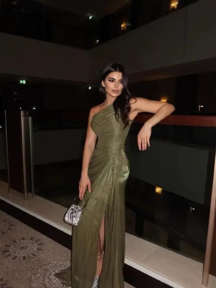 Robe de soirée plissée à corset olive green pour femme, élégante et polyvalente pour toutes les occasions sociales et quotidiennes