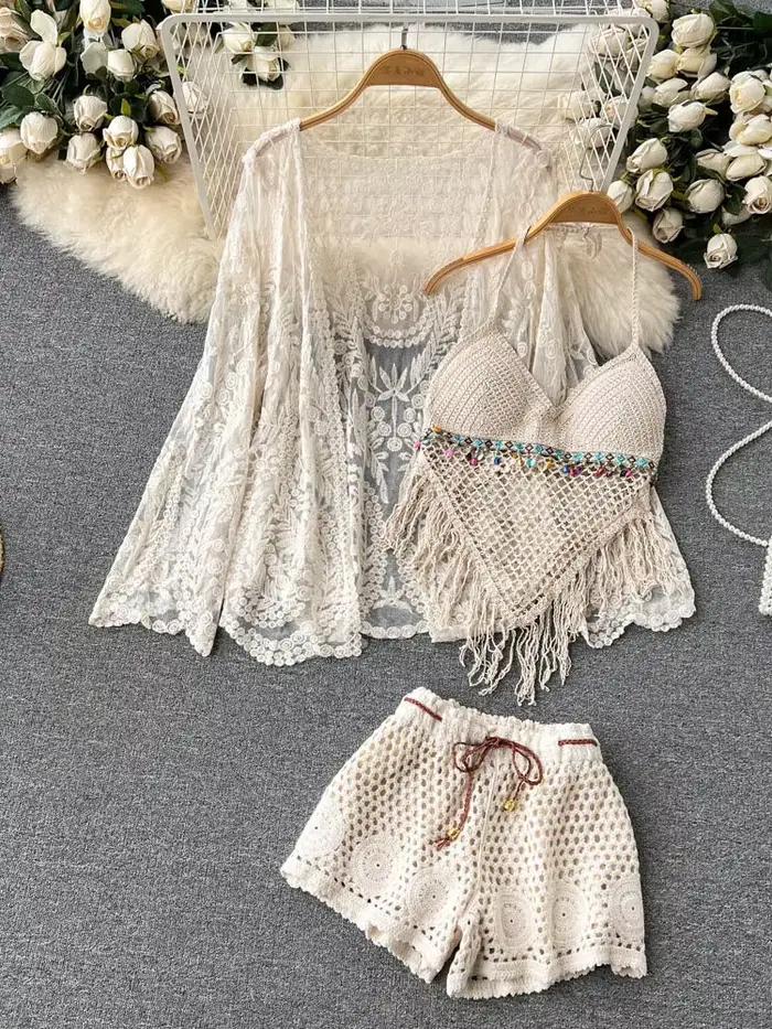 Nouvel ensemble de vacances d'été pour femme : Cardigan brodé en dentelle + haut à franges + short ajouré