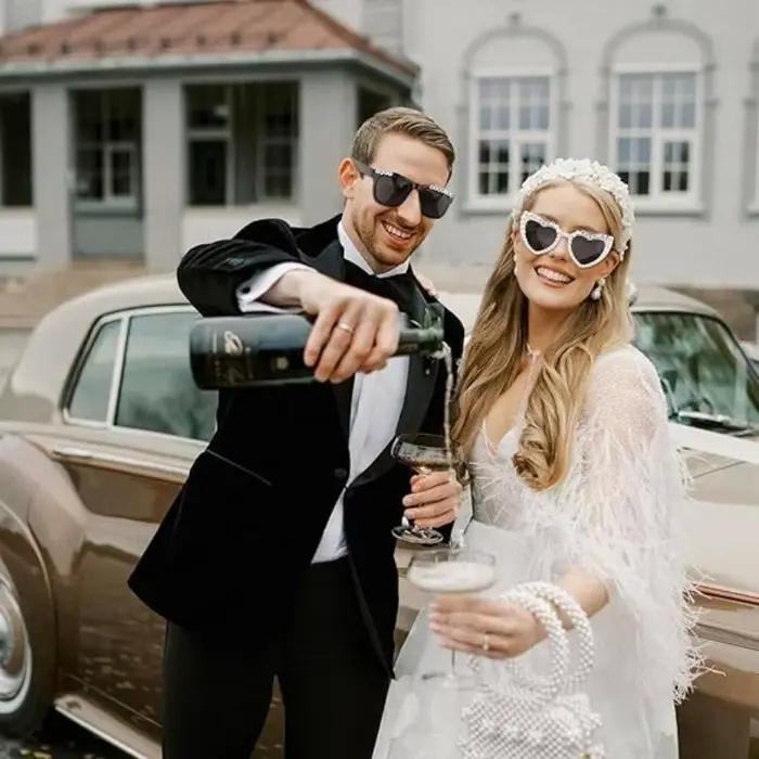 2 Paires de Lunettes de Soleil Mariés Décoratives – Lunettes de Mariage pour la Mariée et le Marié – Décoration de Fête de Mariage – Cadeau