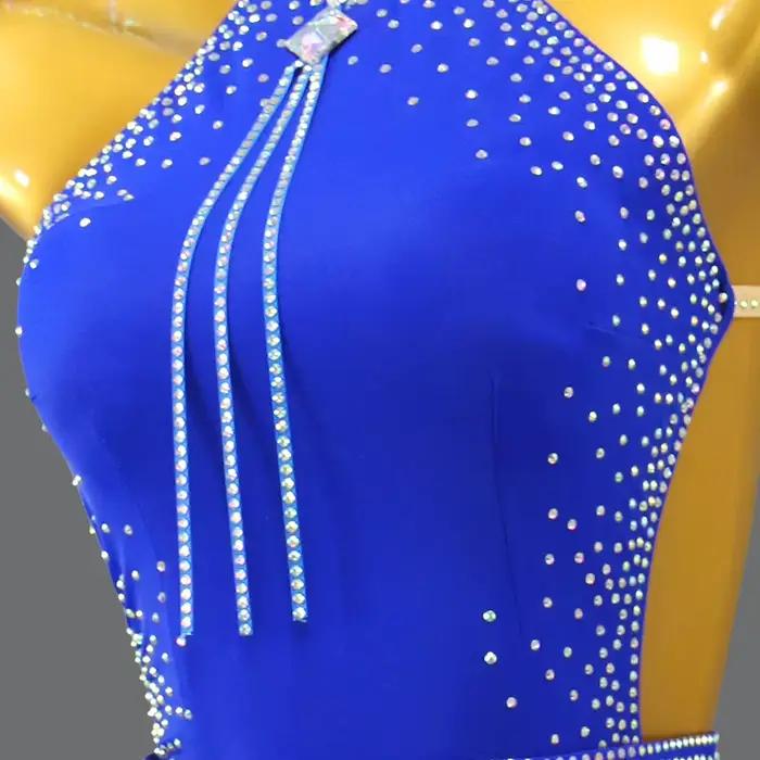 Robe de danse latine bleue 2026 élégante pour femmes compétition bal promotionnelle strass motifs nylon tricoté