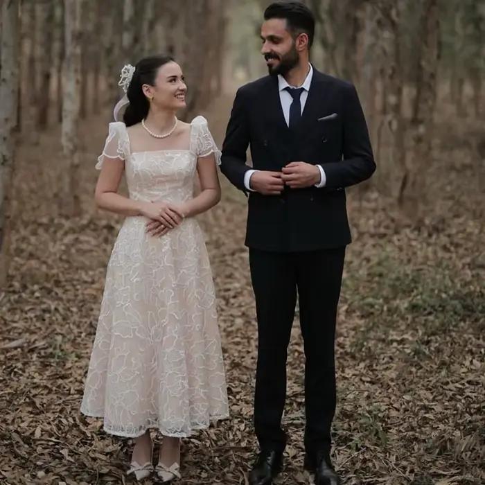 Robe de Rhélégante en organza avec broderie